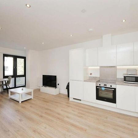 Modern Comfort 1 Bed Apartment Broadoaks, Sulihull Solihull Bagian luar foto