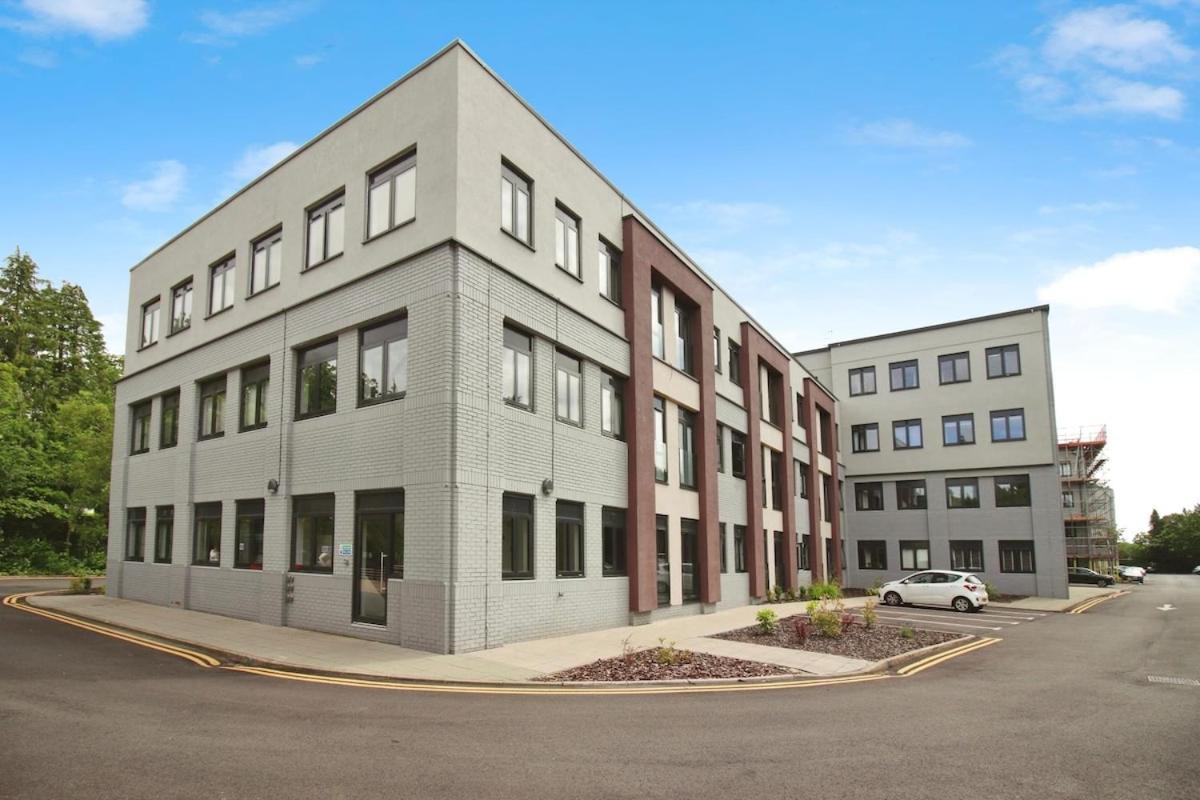 Modern Comfort 1 Bed Apartment Broadoaks, Sulihull Solihull Bagian luar foto